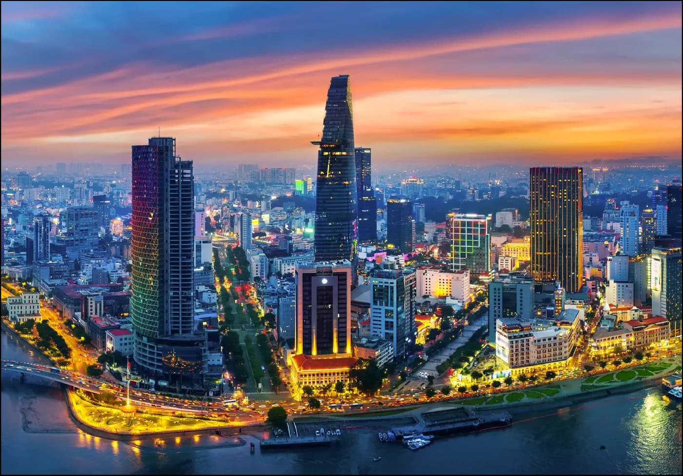 Đường chân trời TP. Hồ Chí Minh lúc hoàng hôn
